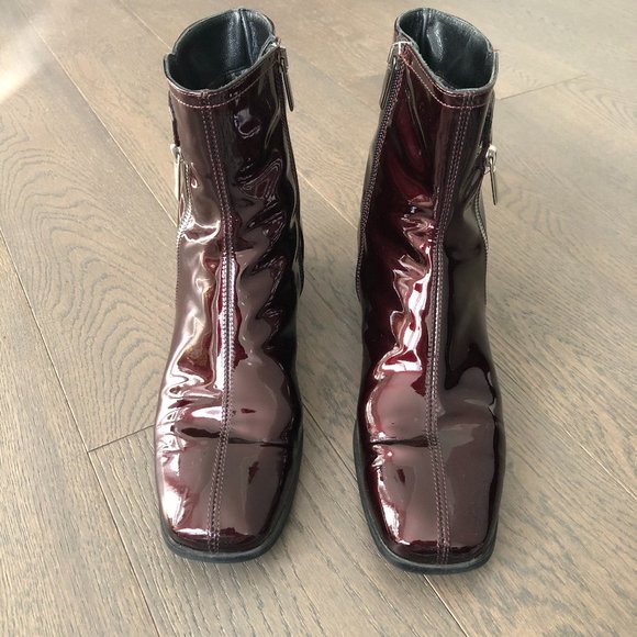 Vintage Shoes - Patent Zipper detailed Booties Bordeaux Size 9